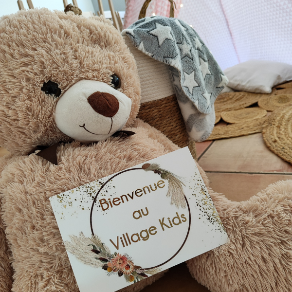 Gros nounours, accessoire de décoration pour anniversaire et baptême